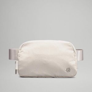 NWT Lululemon Everywhere Belt Bag White Opal